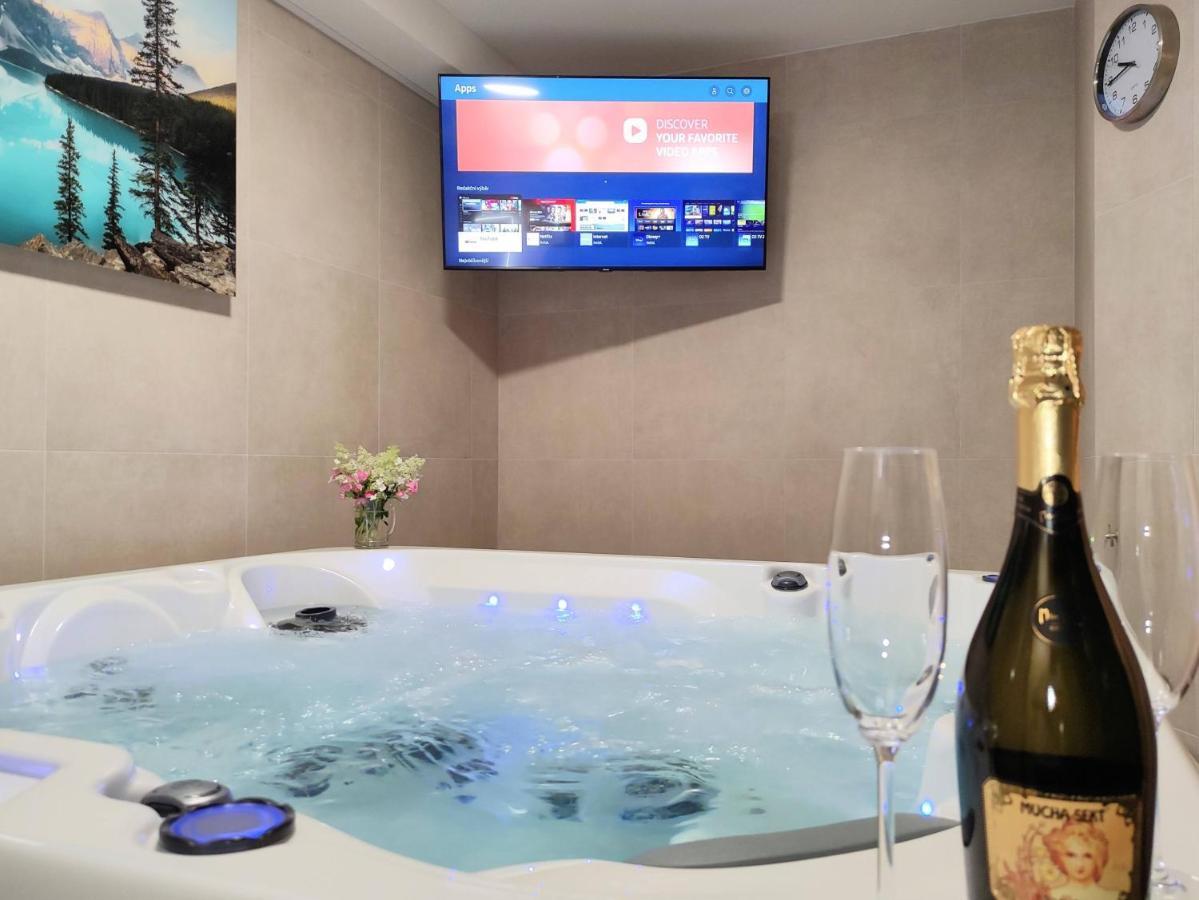 Grand Spa Harrachov - Wellness Luxusni Apartman S Velkou Virivkou, Saunou, Kuchyni A Venkovnim Posezenim V Centru Harrachova Buitenkant foto