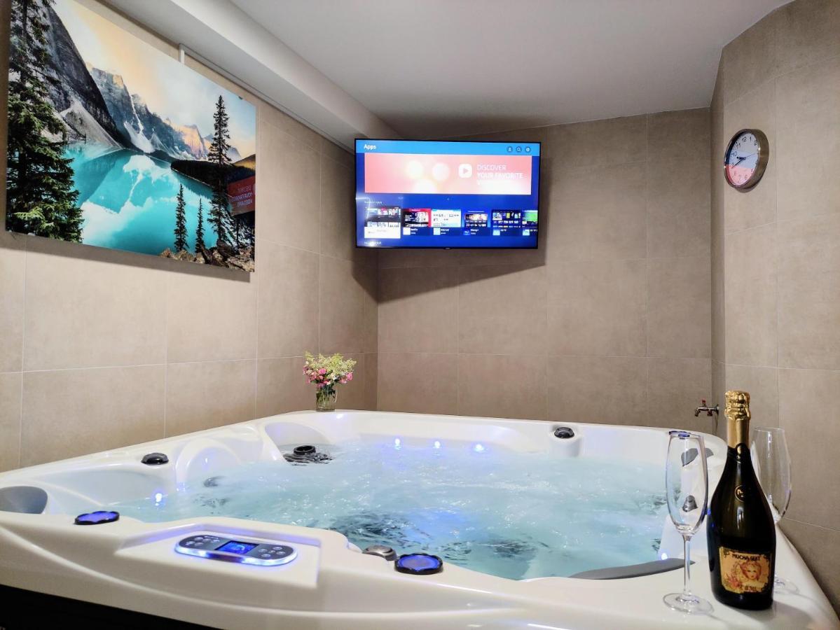 Grand Spa Harrachov - Wellness Luxusni Apartman S Velkou Virivkou, Saunou, Kuchyni A Venkovnim Posezenim V Centru Harrachova Buitenkant foto