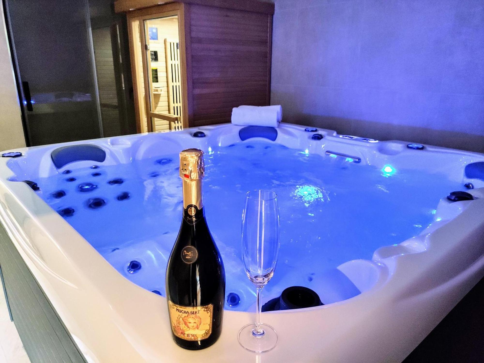 Grand Spa Harrachov - Wellness Luxusni Apartman S Velkou Virivkou, Saunou, Kuchyni A Venkovnim Posezenim V Centru Harrachova Buitenkant foto