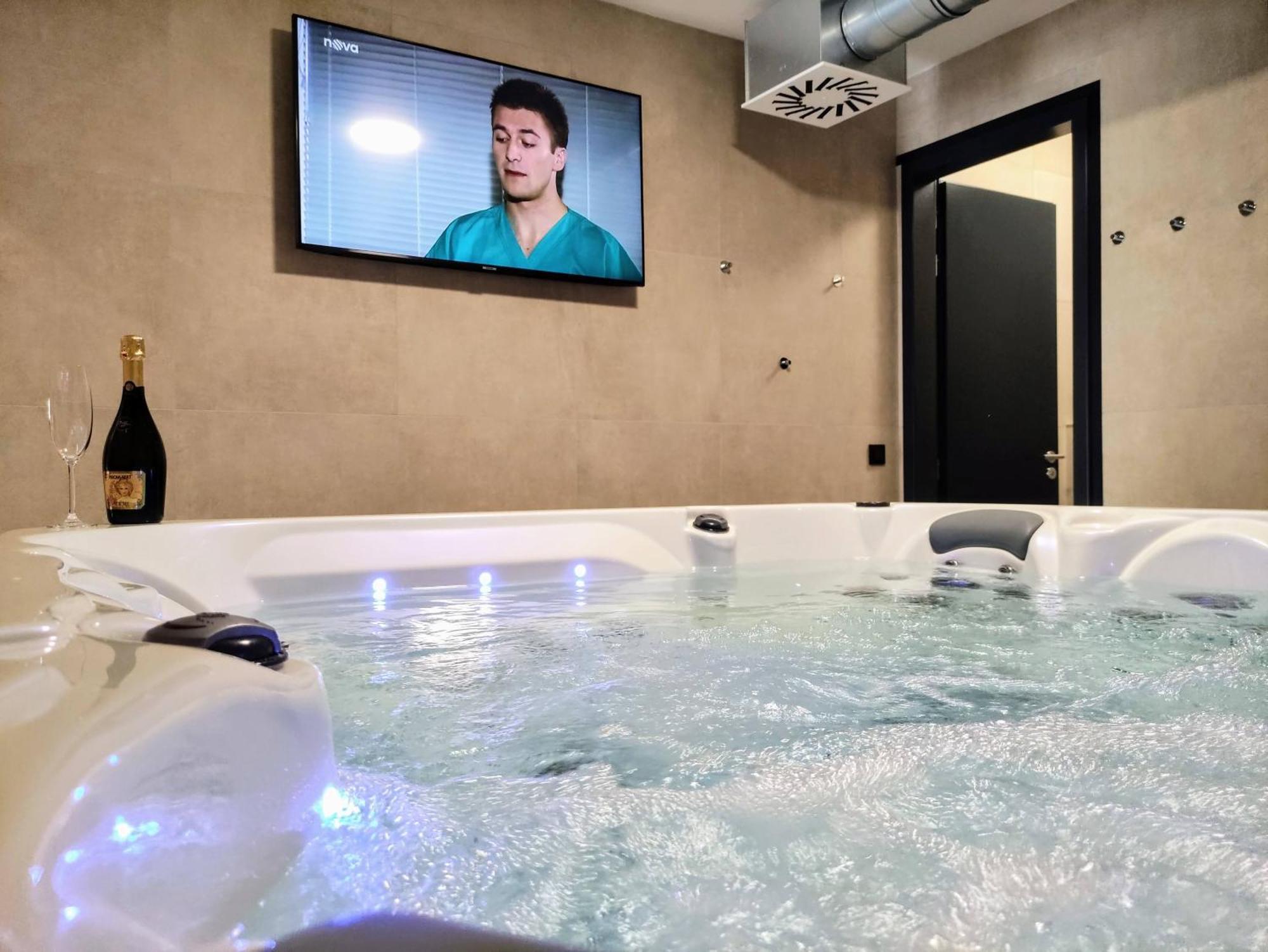 Grand Spa Harrachov - Wellness Luxusni Apartman S Velkou Virivkou, Saunou, Kuchyni A Venkovnim Posezenim V Centru Harrachova Kamer foto